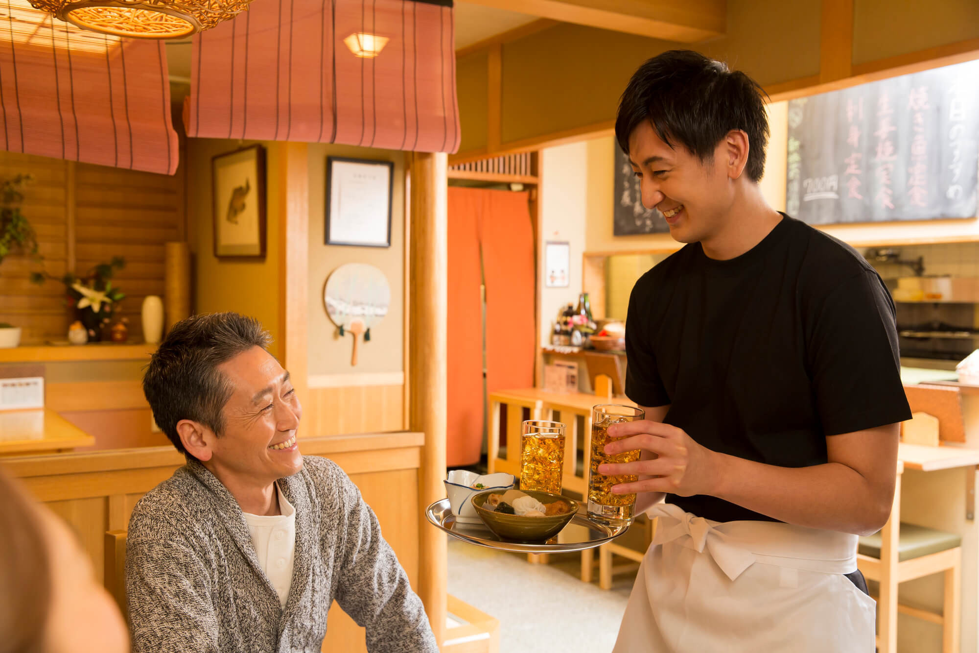 居酒屋バイトの仕事内容とは きつい ラク 経験者のリアルな評判も紹介介 タウンワークマガジン