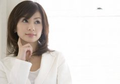 退職の意思は「希望の一カ月前」派が多数