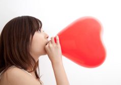 バイト仲間から進展させたい。バイトラブを成就させる恋愛心理学