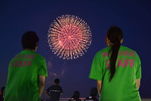 激レア 体験レポ】約１万5000発の花火が夜空を彩る「神奈川新聞花火