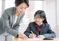 タウンワークマガジン _塾講師になるには？　求められる能力・資質と採用試験の詳しい内容