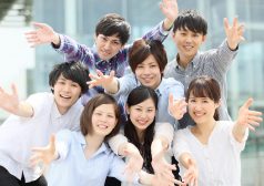 新大学生 新入生 大学１年生 大学生 友達 バイト タウンワーク