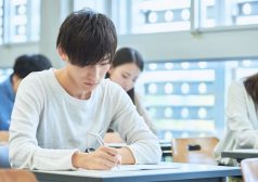 経済学部　経営学部　違い　タウンワーク