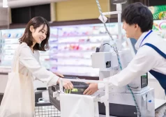 タウンワークマガジン _「レジ打ち」バイトが気になるけど…。未経験や短期間でもできるの？　そのときの注意点は？