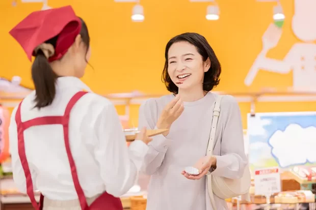 タウンワークマガジン _「試食・試飲販売バイト」の仕事内容と評判、きつい？ラク？体験談あり