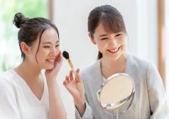 タウンワークマガジン _美容部員になるには?仕事内容、なり方から面接の志望動機例文まで解説