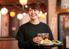 高校生　居酒屋　タウンワークマガジン townwork