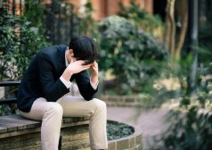 大学 やめたい つまらない つらい 楽しくない 行きたくない 友達 作り方 バイト タウンワーク