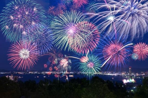 夏休み 短期バイト 大学生 花火大会