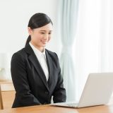 オンライン WEB 面接 事前 準備 聞かれること マナー 服装 アルバイト タウンワークマガジン townwork